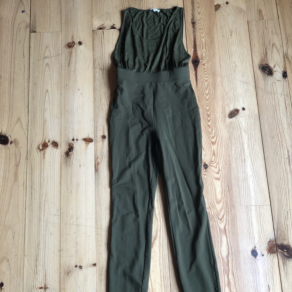 High waisted green jumper